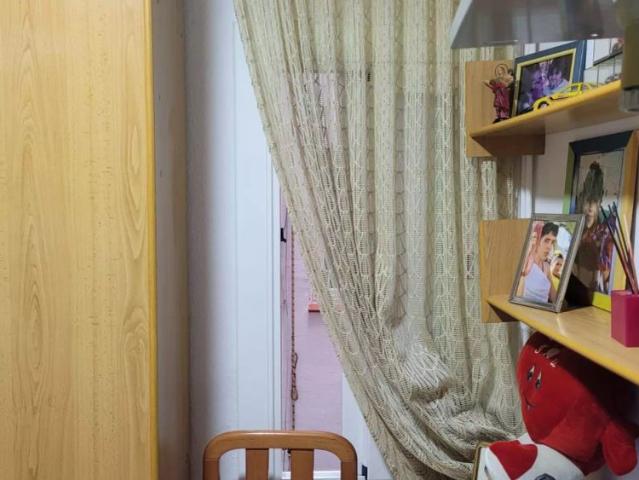 Room in a shared 3 bedroom apartment for rent in Mataró, professionals only