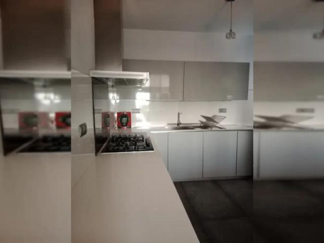 Room in a shared 3 bedroom apartment for rent in Mestalla perfect for females