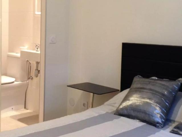 Room in a shared 3 bedroom apartment for rent in Santander