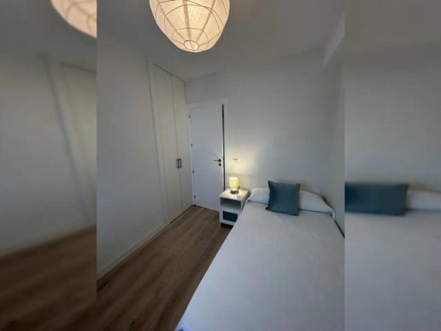 Room in a shared 3 bedroom apartment for rent in Segovia