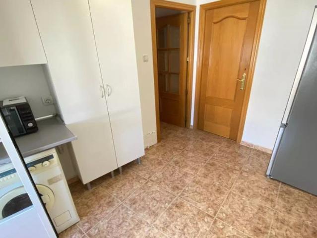 Room in a shared 3 bedroom apartment for rent in Portazgo, professionals and students allowed