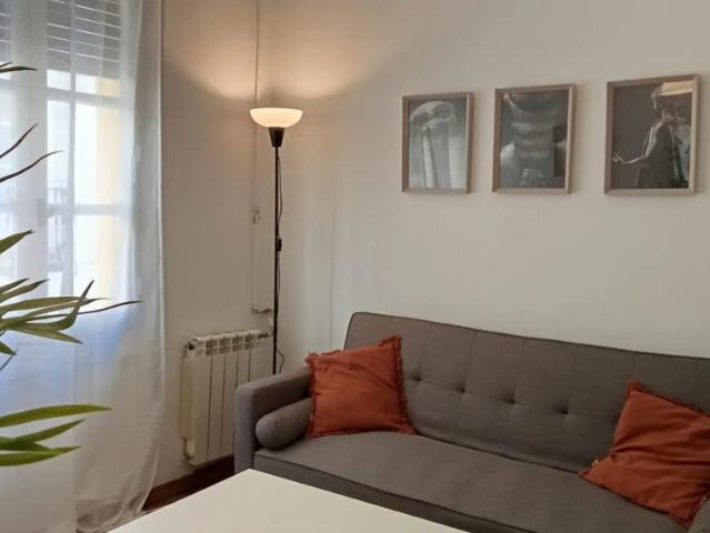 Room in a shared 3 bedroom apartment for rent in Palacio, all bills included