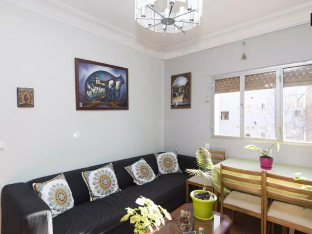 Room in a shared 3 bedroom apartment for rent in Palomeras Bajas, all bills included