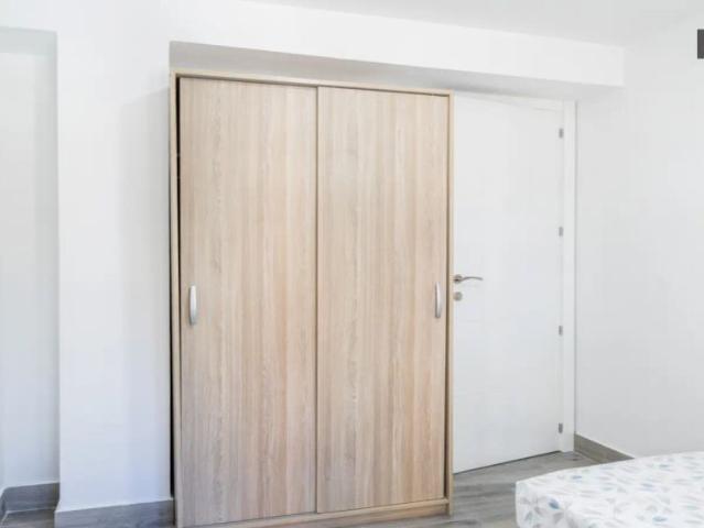 Room in a shared 3 bedroom apartment for rent in Pilar, bills included, perfect for females