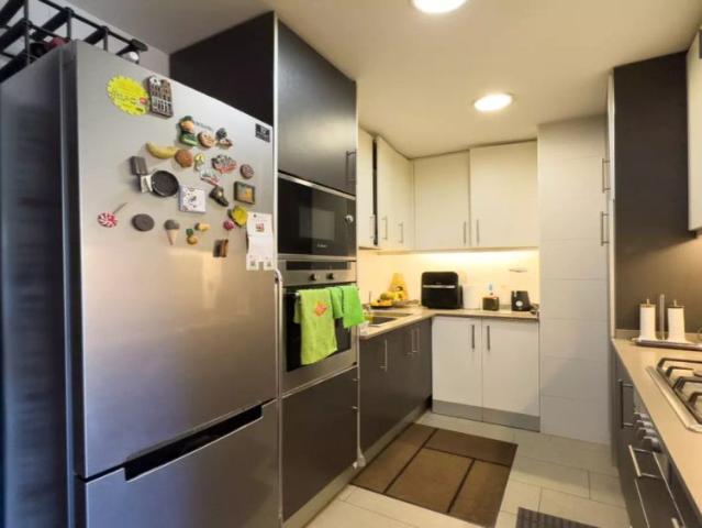 Room in a shared 3 bedroom apartment for rent in Provençals del Poblenou, bills included