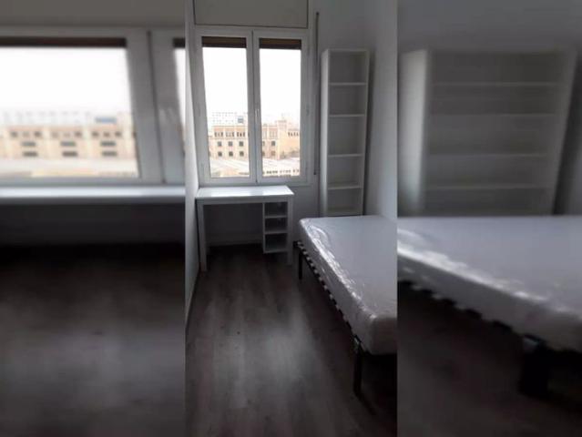 Room in a shared 3 bedroom apartment for rent in Provençals del Poblenou, perfect for females