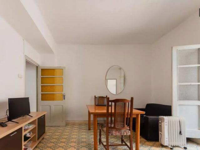 Room in a shared 3 bedroom apartment for rent in Torrent