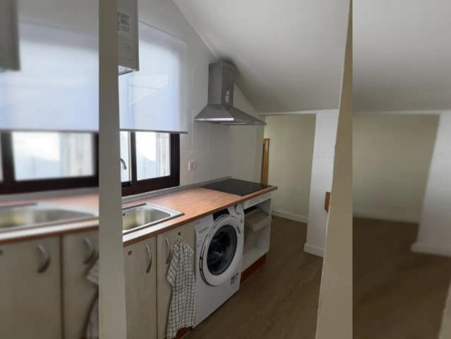 Room in a shared 3 bedroom apartment for rent in Trafalgar, perfect for professionals and students