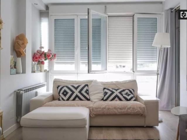 Room in a shared 3 bedroom apartment for rent in Trafalgar