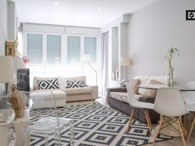 Room in a shared 3 bedroom apartment for rent in Trafalgar
