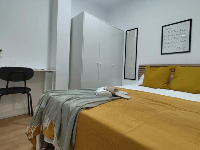 Room in a shared 3 bedroom apartment for rent in Trafalgar