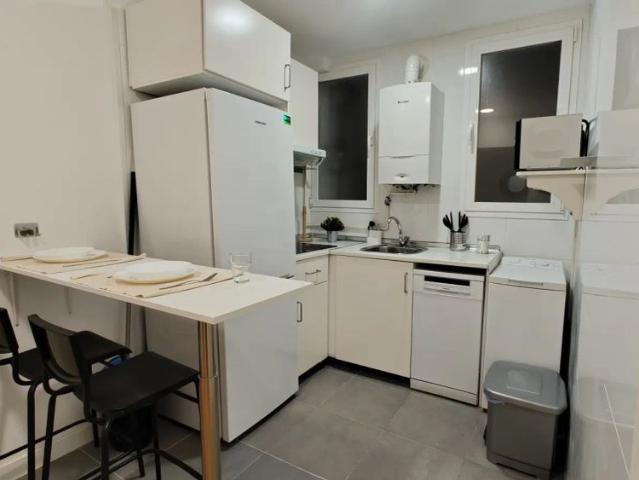 Room in a shared 3 bedroom apartment for rent in Trafalgar