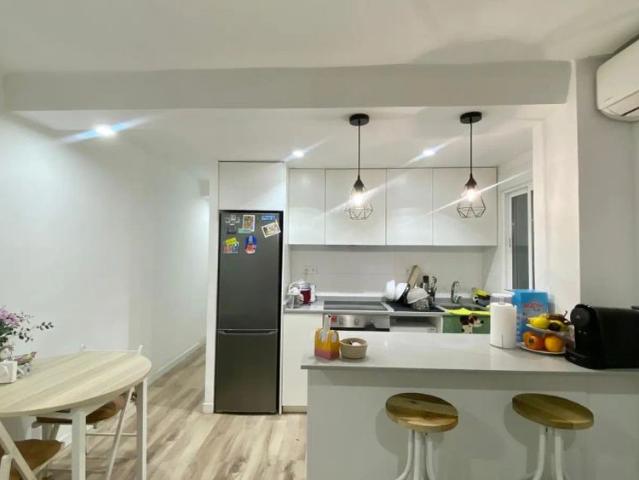 Room in a shared 3 bedroom apartment for rent in Trinitat