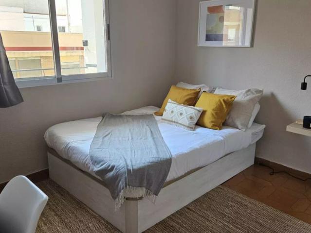 Room in a shared 3 bedroom apartment for rent in Trinitat, Valencia