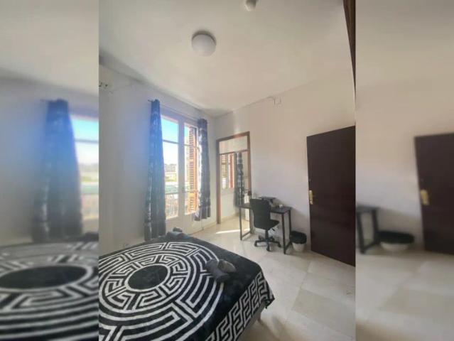 Room in a shared 3 bedroom apartment for rent in Vallcarca i els Penitents