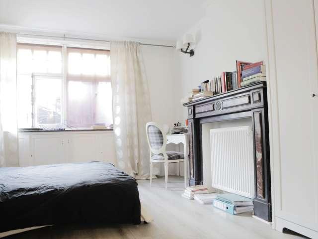 Room in shared 3 bedroom, Globe, Brussels
