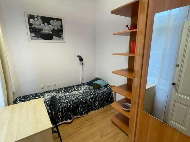 Room in a shared 3 bedroom in Poznan