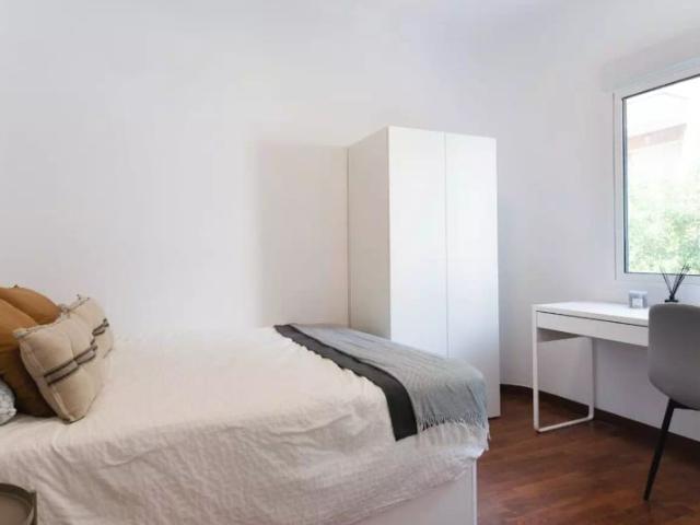 Room in a shared 4 bedroom apartment for rent in Can Baro, professionals and students only