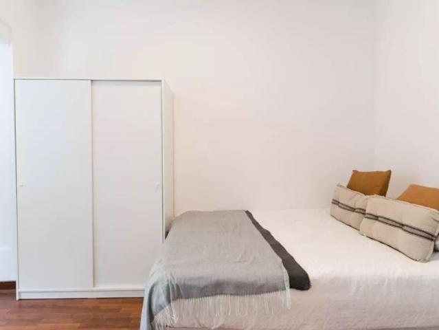 Room in a shared 4 bedroom apartment for rent in Can Baro, professionals and students only