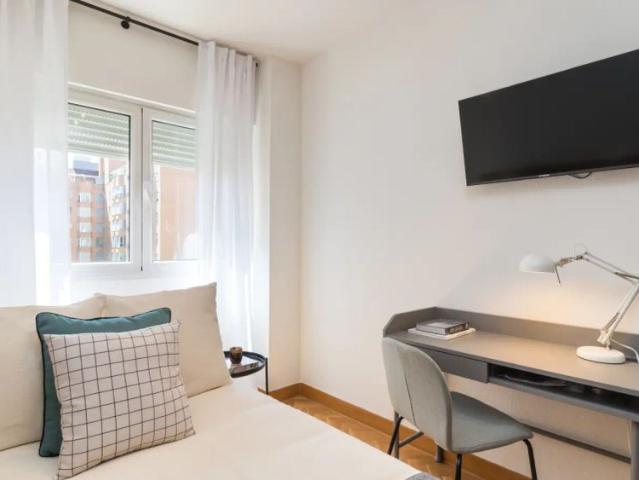 Room in a shared 4 bedroom apartment for rent in Casa de Campo, all bills included
