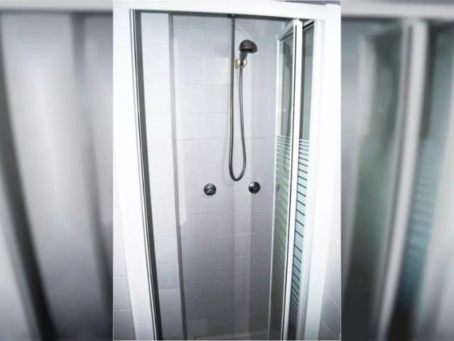 Room in a shared 4 bedroom apartment for rent in Castilla
