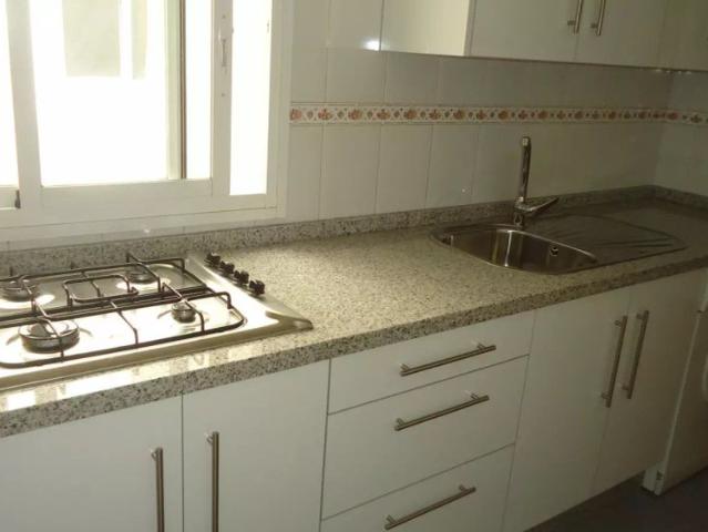 Room in a shared 4 bedroom apartment for rent in Cercadilla Medina Azahara