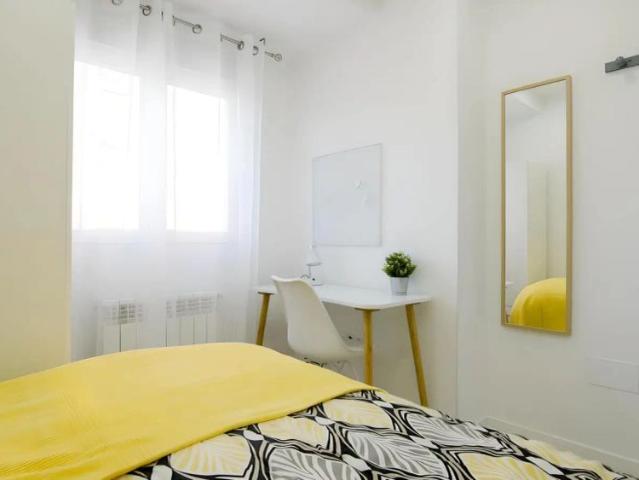 Room in a shared 4 bedroom apartment for rent in Chopera