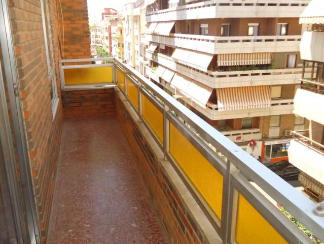 Room in a shared 4 bedroom apartment for rent in Ciudad Jardín