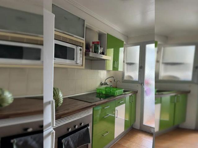 Room in a shared 4 bedroom apartment for rent in Ciutat Jardí, Valencia