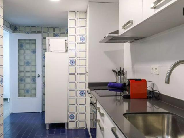 Room in a shared 4 bedroom apartment for rent in Ciutat Jardí