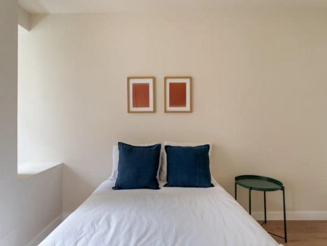 Room in a shared 4 bedroom apartment for rent in Cuatro Caminos