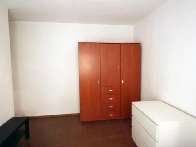 Room in a shared 4 bedroom apartment for rent in Abrantes, perfect for professionals and students