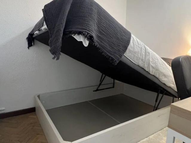 Room in a shared 4 bedroom apartment for rent in Acacias