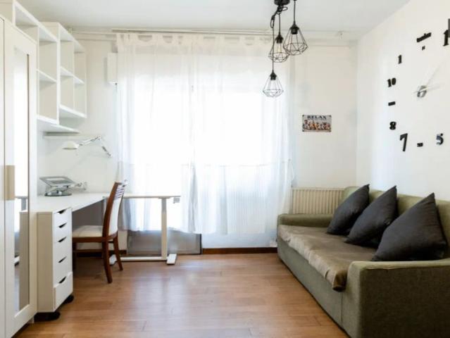 Room in a shared 4 bedroom apartment for rent in Alcobendas