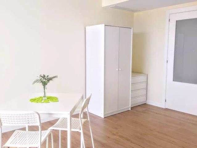 Room in a shared 4 bedroom apartment for rent in Alfara del Patriarca, all bills included