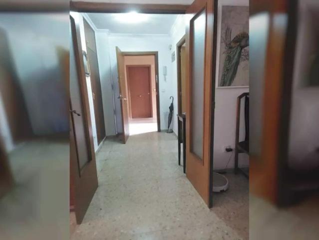 Room in a shared 4 bedroom apartment for rent in Alicante