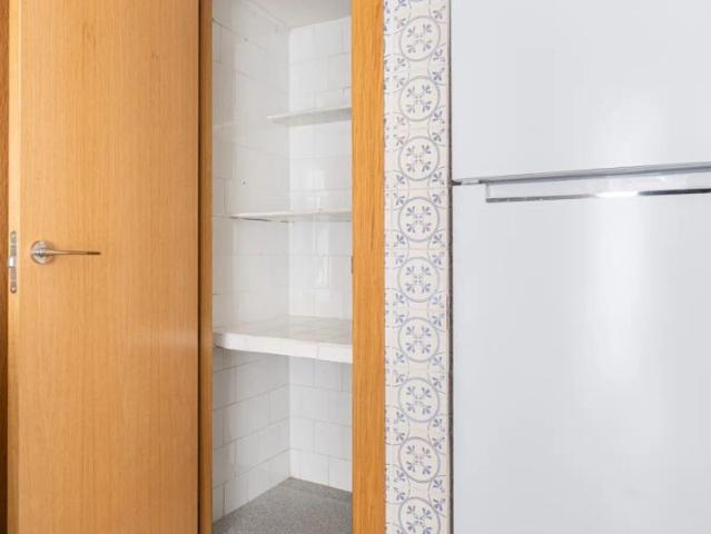 Room in a shared 4 bedroom apartment for rent in Alicante