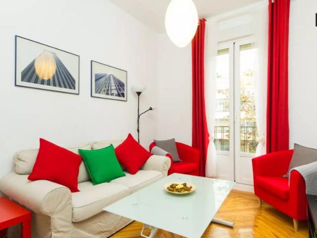 Room in a shared 4 bedroom apartment for rent in Almagro, students only
