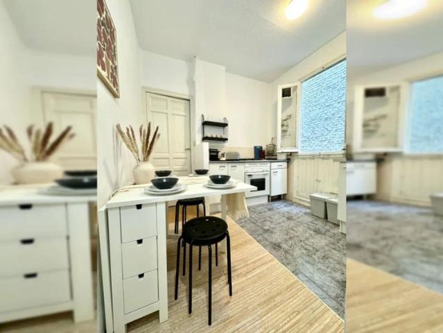 Room in a shared 4 bedroom apartment for rent in Arapiles