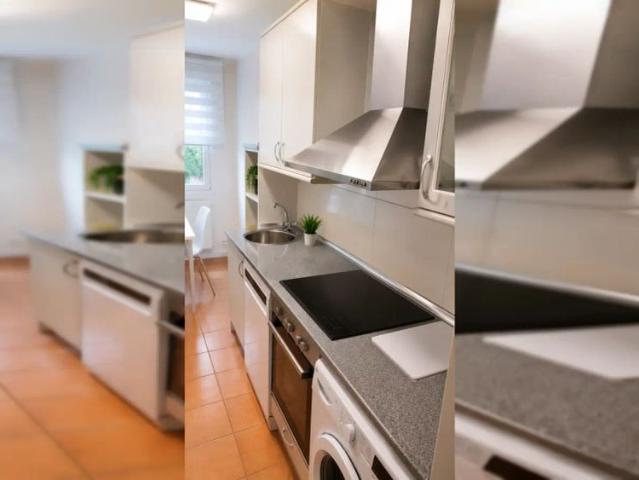 Room in a shared 4 bedroom apartment for rent in Azpilagaña