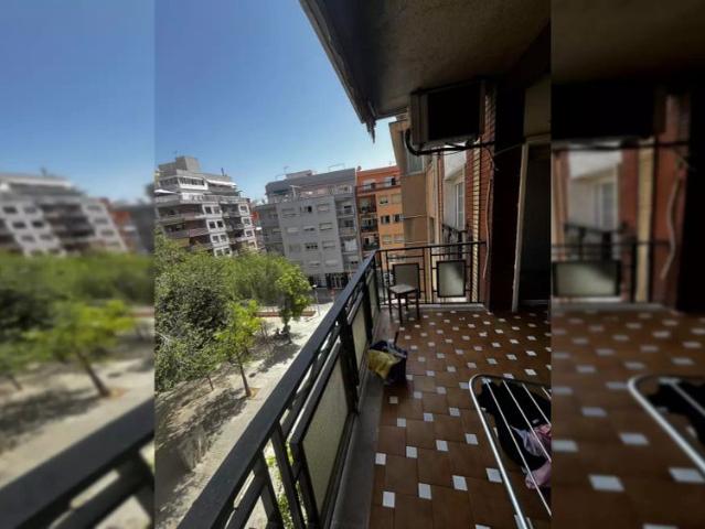 Room in a shared 4 bedroom apartment for rent in Badalona, students only