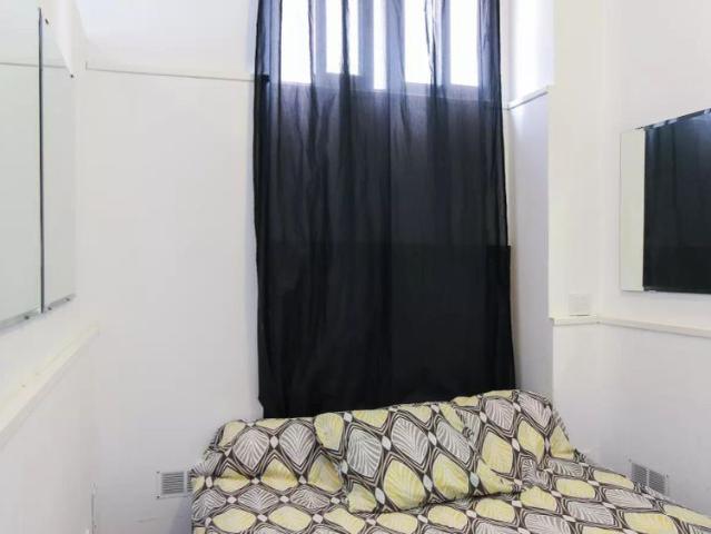 Room in a shared 4 bedroom apartment for rent in Bellas Vistas