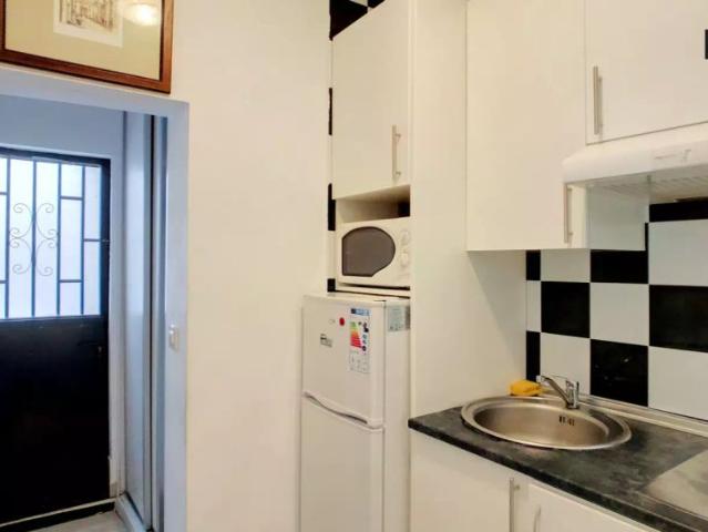 Room in a shared 4 bedroom apartment for rent in Bellas Vistas