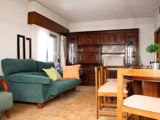 Room in a shared 4 bedroom apartment for rent in Bellas Vistas, Madrid, for students