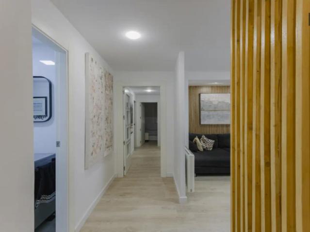 Room in a shared 4 bedroom apartment for rent in Benicalap, bills included