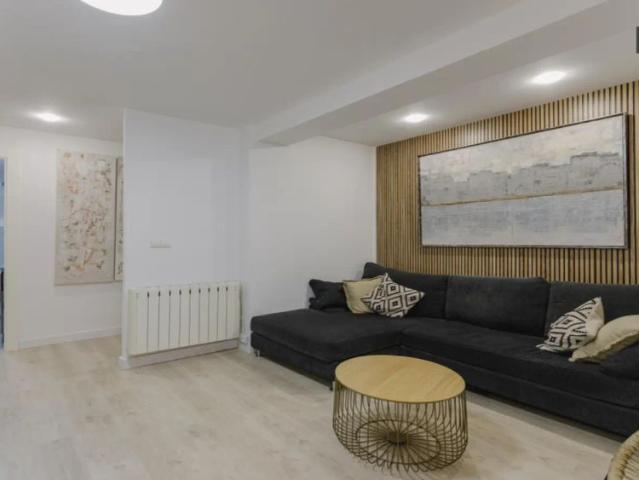 Room in a shared 4 bedroom apartment for rent in Benicalap, bills included