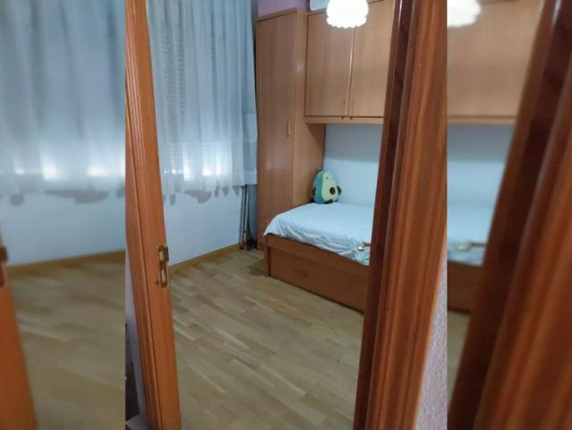 Room in a shared 4 bedroom apartment for rent in Delicias, only for women