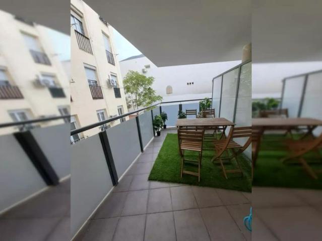 Room in a shared 4 bedroom apartment for rent in Embajadores
