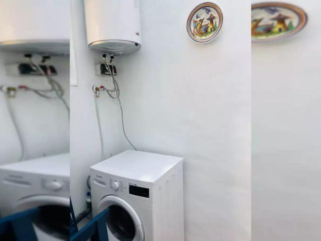 Room in a shared 4 bedroom apartment for rent in Encarnación Regina, perfect for students