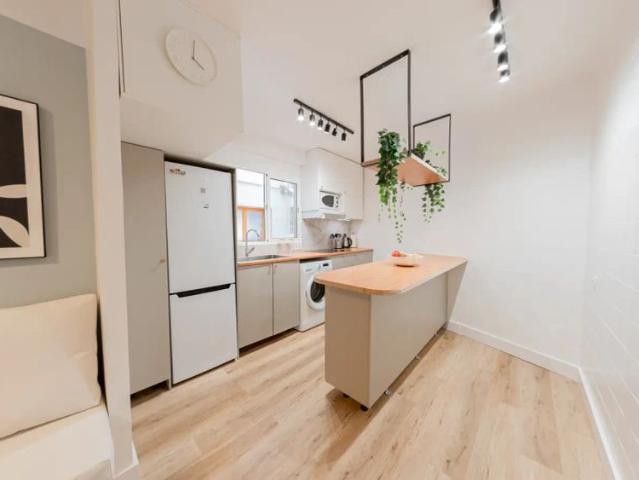 Room in a shared 4 bedroom apartment for rent in El Carme, all bills included